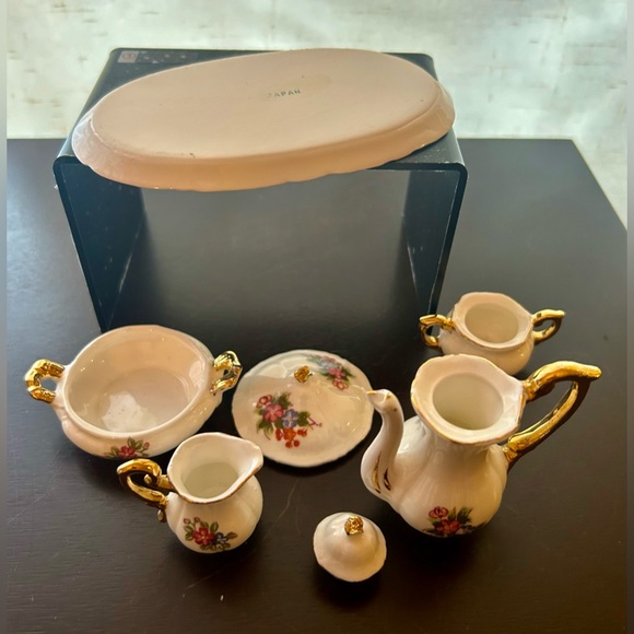 Antique bone china doll set - Picture 5 of 8